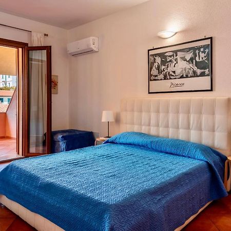 Apartments With Swimming Pool In Santa Teresa Di Gallura Zewnętrze zdjęcie