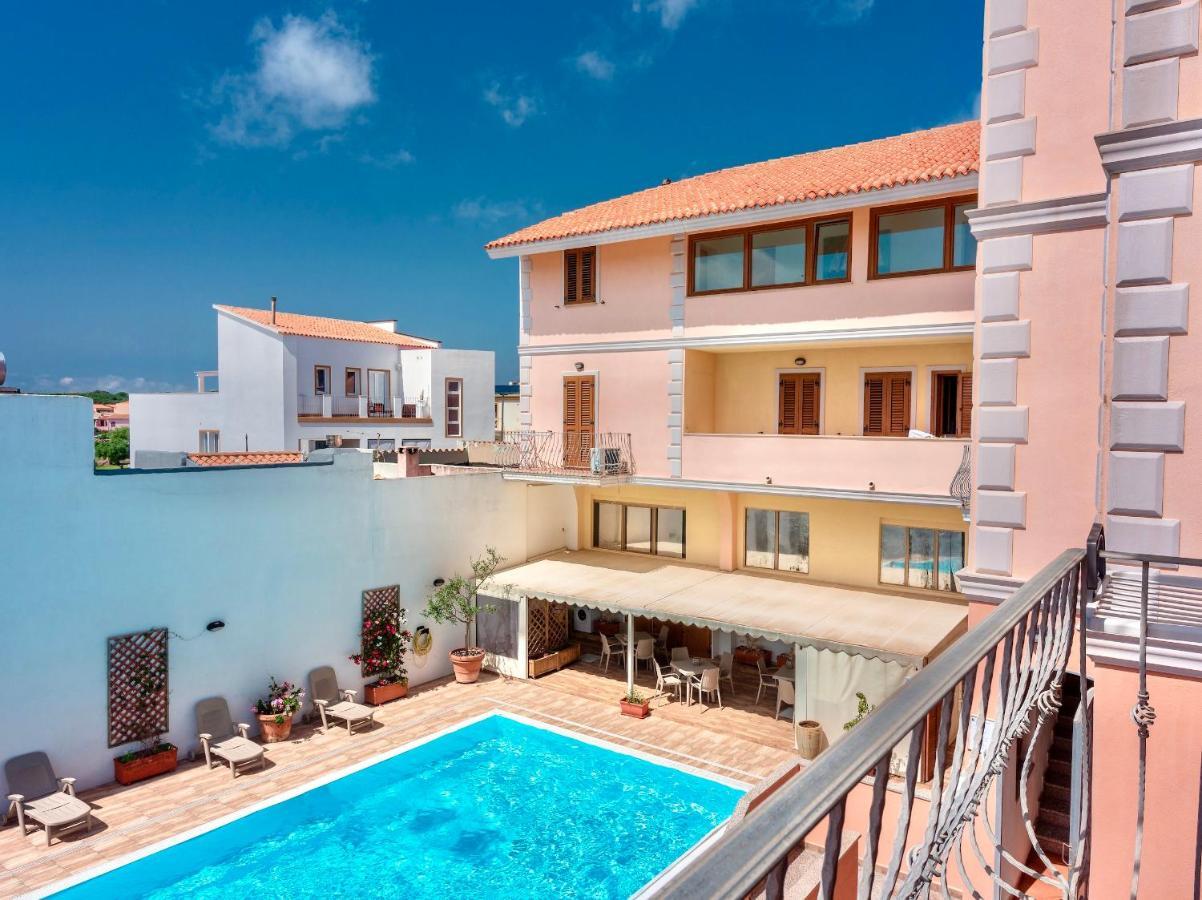 Apartments With Swimming Pool In Santa Teresa Di Gallura Zewnętrze zdjęcie