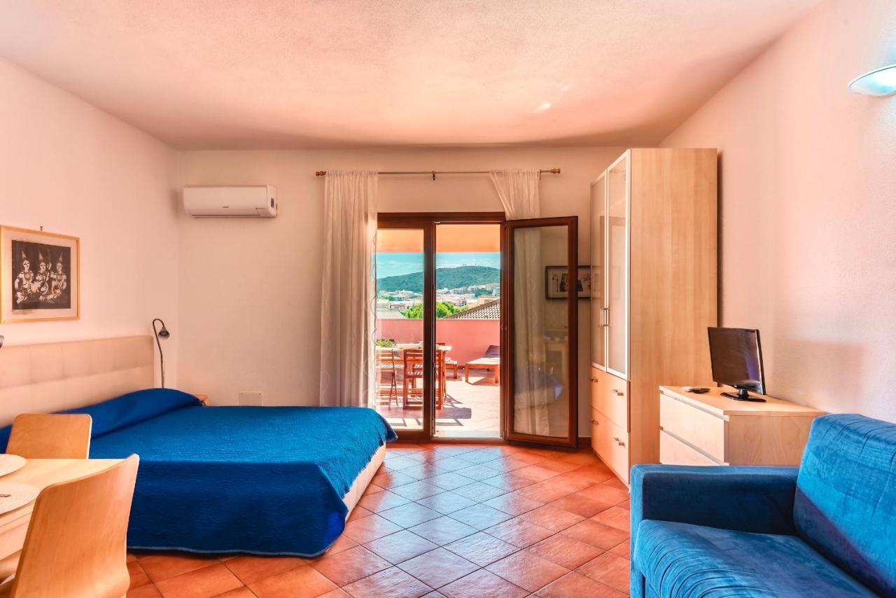 Apartments With Swimming Pool In Santa Teresa Di Gallura Zewnętrze zdjęcie